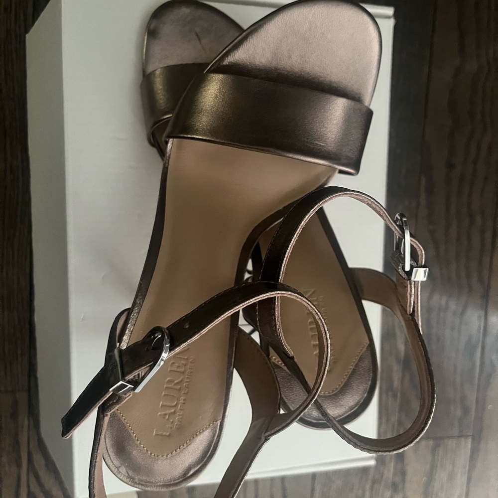 Ralph Lauren Brown Heeled Sandals with Adjustable Buckle
Sizes available 8 , 9